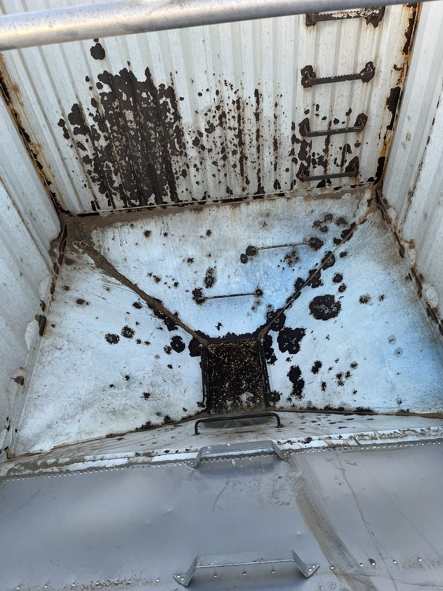 choppermac's tweet image. Gotta love when a truck shows up to pick up a $100k load of mustard and the inside of the truck looks like this. See ya later, go find something else to haul.