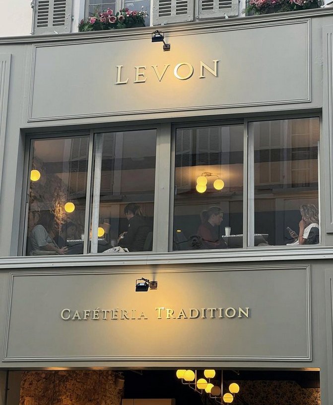 designmaker_off's tweet image. Réalisation de l'enseigne @levon_cafeteria
#devanture #enseigne #sign #frontshop #colors #letters #woodworking #wood #bois #handmade #artisanal #couleur #cafeteria #tradition #café #coffe #food #marseille #designgrafic #design #designmaker