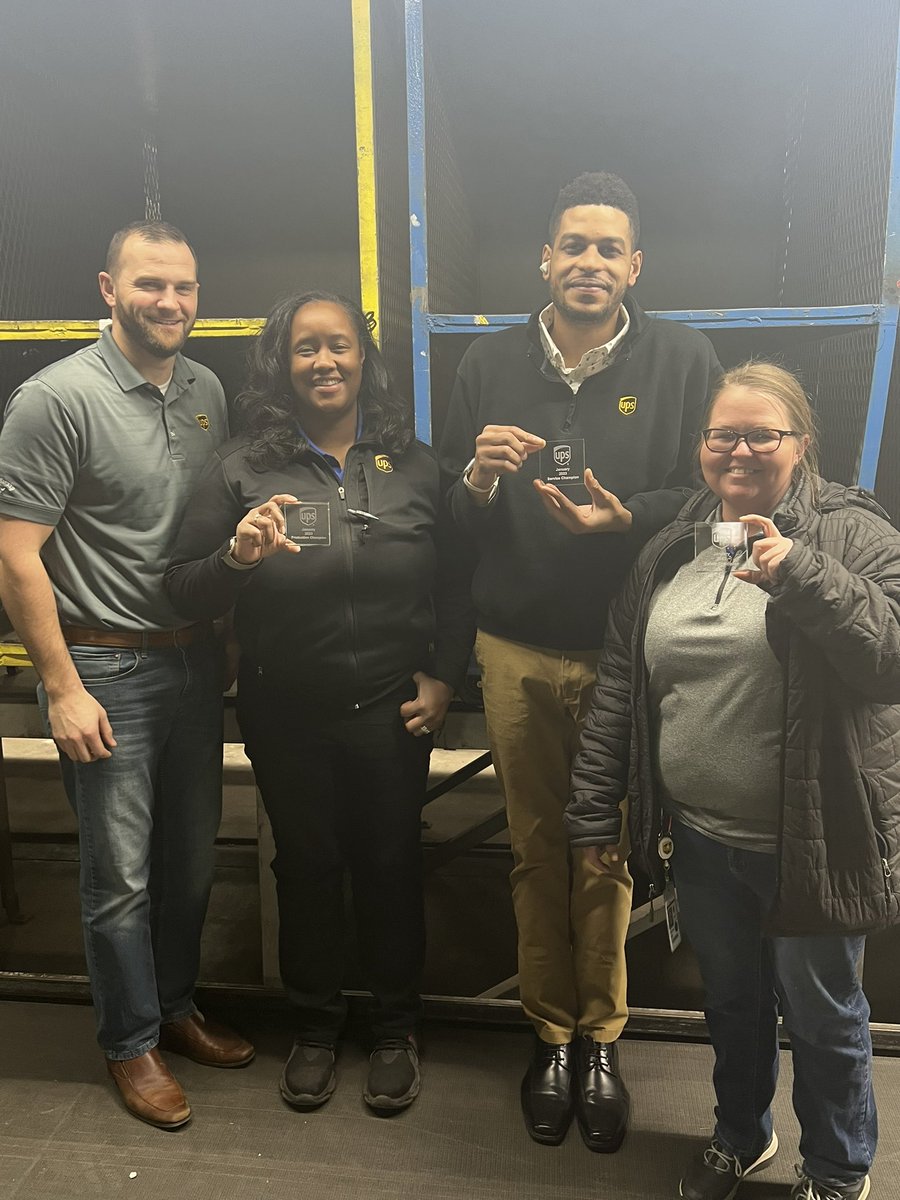 ratkaupsman's tweet photo. Congrats to the FT supervisors on winning the Safety, Service, PPH awards!!! Canโt wait to see the competition that comes in February!! #weleadtheway @UPSers @CP_UPSers @UPS_earthcityPL https://t.co/nIhgfctpkp