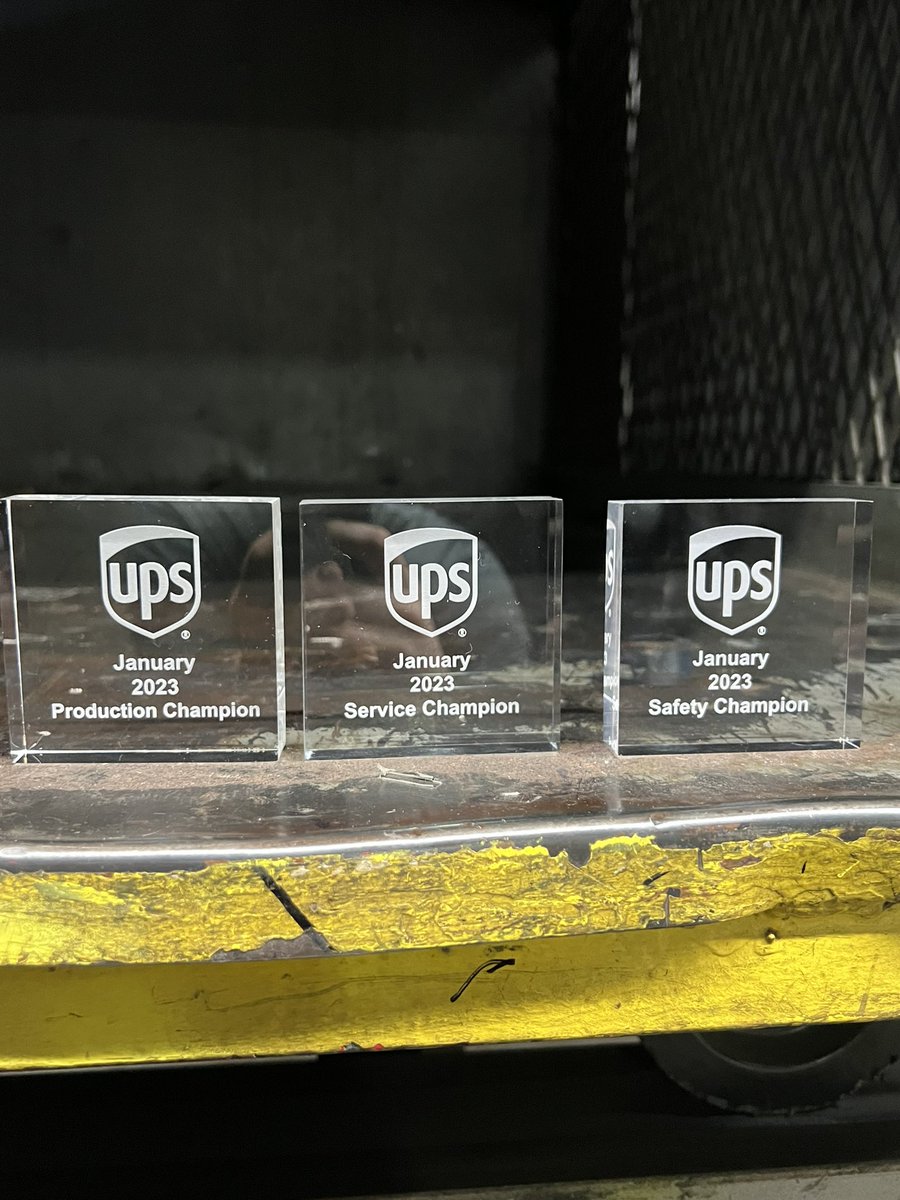 ratkaupsman's tweet photo. Congrats to the FT supervisors on winning the Safety, Service, PPH awards!!! Canโt wait to see the competition that comes in February!! #weleadtheway @UPSers @CP_UPSers @UPS_earthcityPL https://t.co/nIhgfctpkp