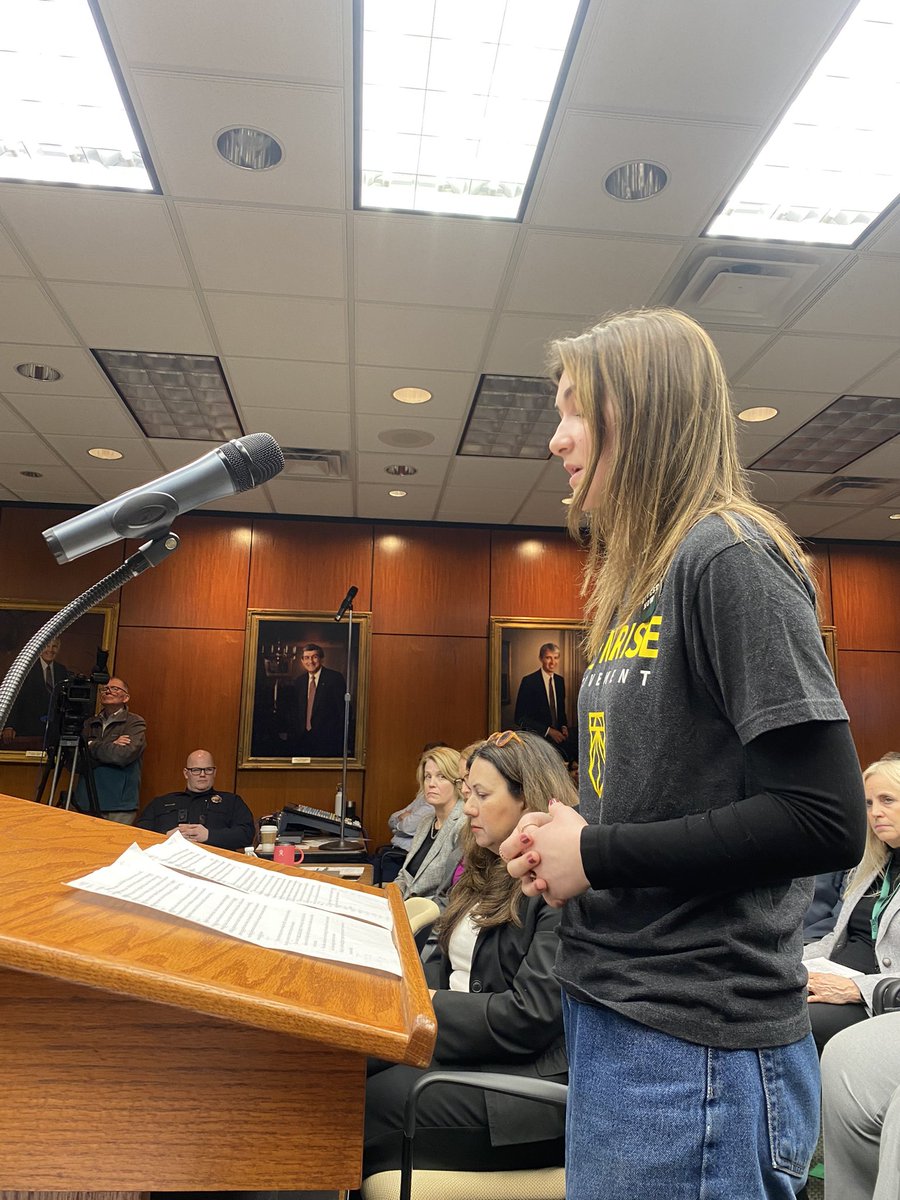 vivianbarrett_'s tweet image. Sunrise Movement member Jayla Simon says by the board not divesting from fossil fuel corporations now they “are violating every MSU community value that makes up the social conscience framework.”