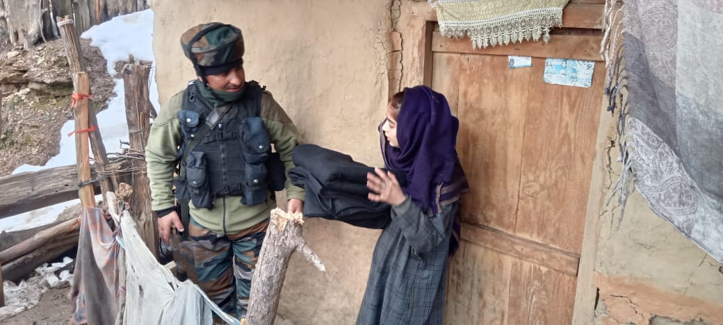 BikasPal16's tweet photo. #ArmySavesKashmirLives https://t.co/YanHLlmiAu