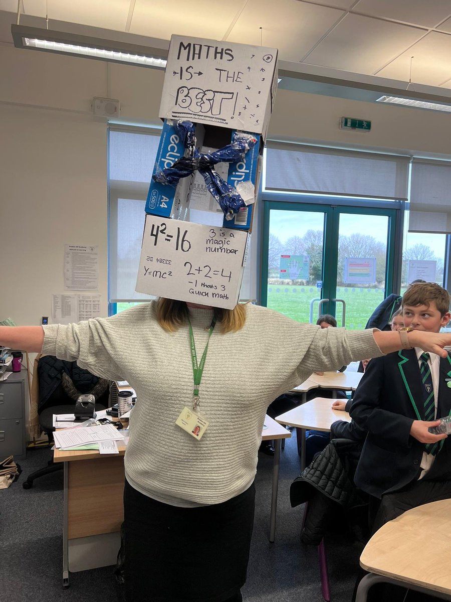 BredonHAcademy's tweet image. We&apos;ve connected this afternoon as our BHA community to create hats from materials in our class recycling bins. Ten minutes of creative craziness! #CMHWtasking @TaskmasterEdu @Place2Be @AlexHorne  #beliefhonestyaspiration