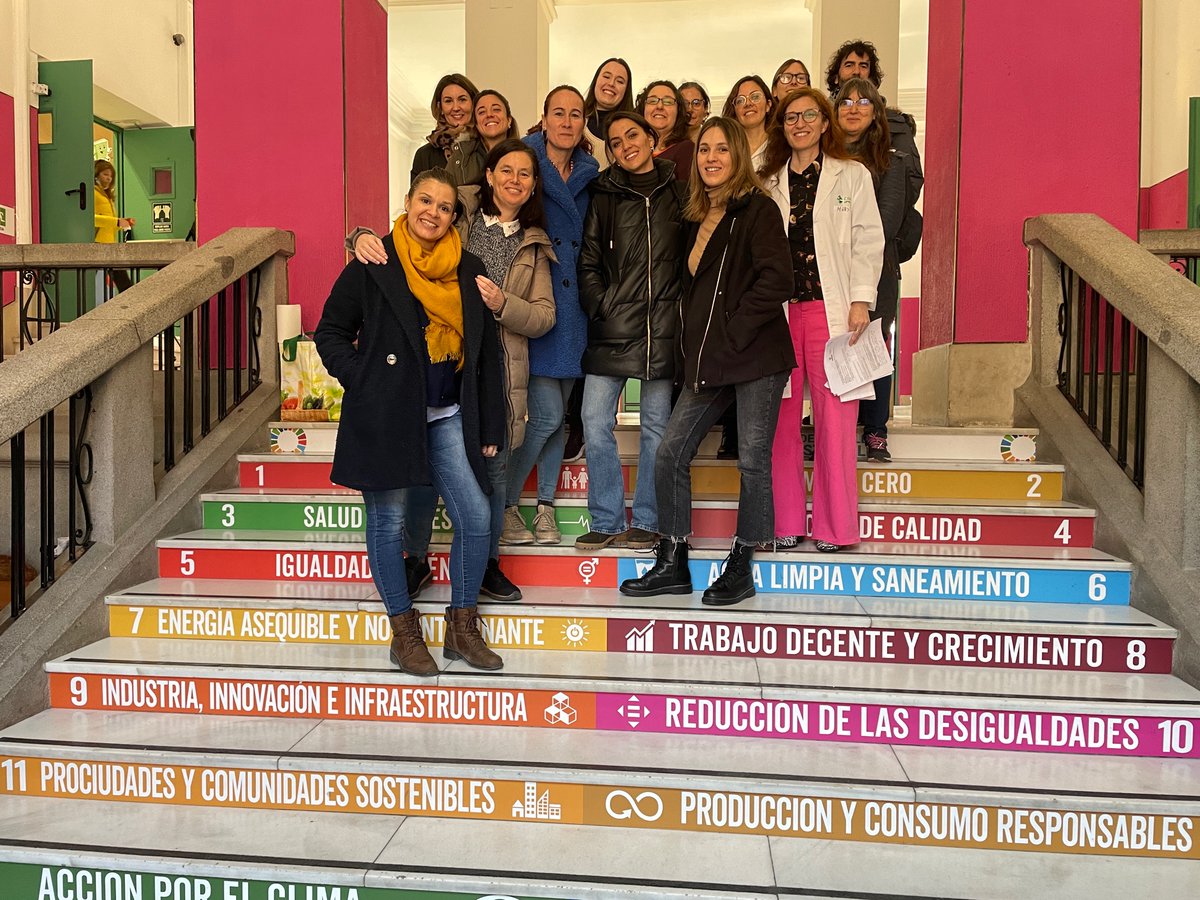 mpggm1's tweet photo. Un placer poder compartir el #11F2023 #DiaMujeryNinaCiencia  con 403 niñ@s del cole @CeipMenendezyP. Gracias compis del @CBGP_Madrid @otri_upm @CNB_CSIC y profesores magníficos https://t.co/ZzaFEwZWpz
