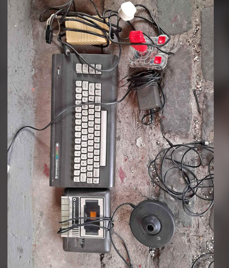 tazfaedodge's tweet image. What a bargain!

#Commodore #C16