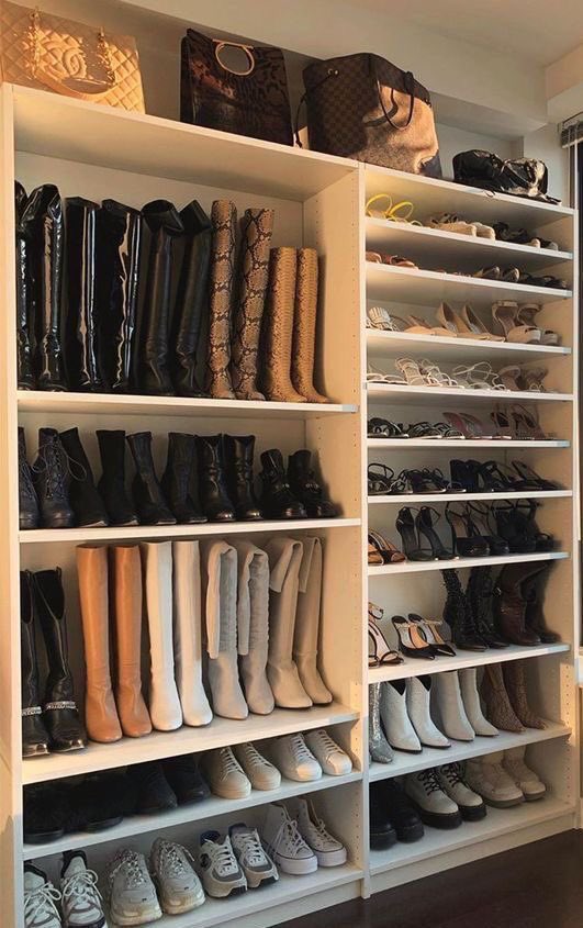 la vida me pide mucho y yo solo quiero: