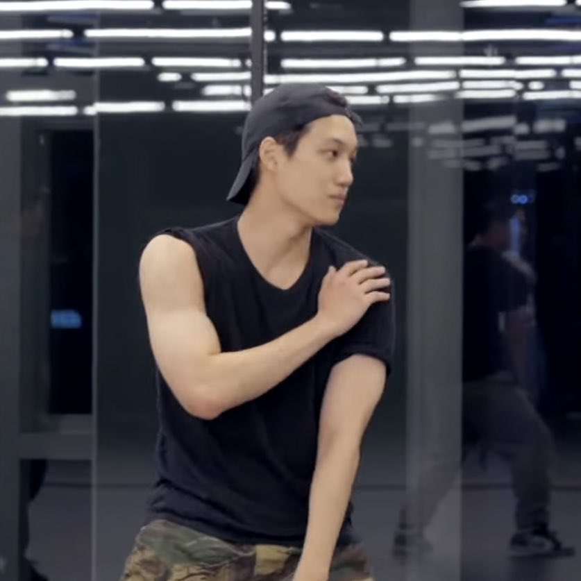 KIM KAI IN BLACK 🖤

EXO 엑소 'Love Shot' Dance Practice Behind

🔗 youtu.be/mkC5RhbDwc0

#KAI #카이 
#엑소카이 #EXO <a href="/weareoneEXO/">EXO</a>