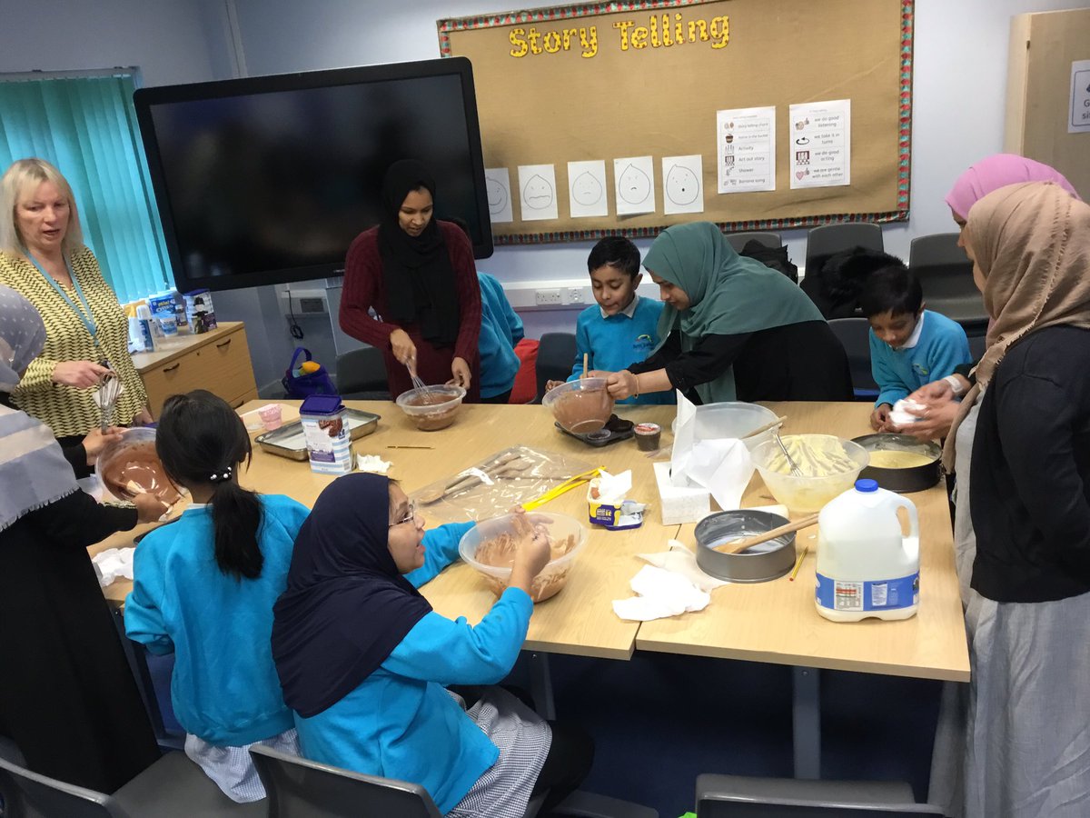 BJ_Inclusion's tweet photo. Multi Family Group star bakers!!! Even Mary Berry would approve! Simply delicious 👌@BenJonsonSchool https://t.co/mKHHSjcx3C