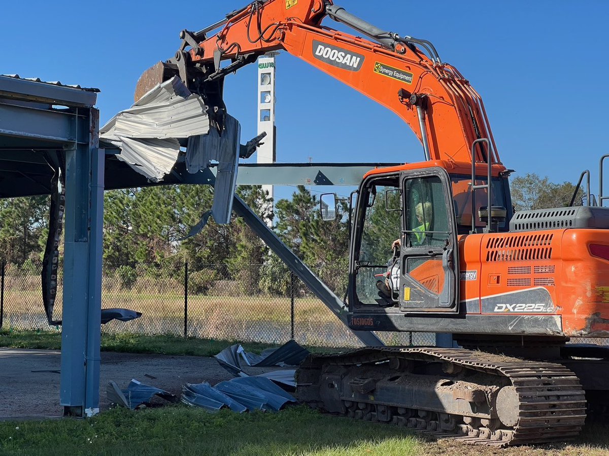 MariBelToRRes08's tweet image. That’s my girl doing what is does for fun. #Demoboss #Demolife #Imherboss #Lovemyjob