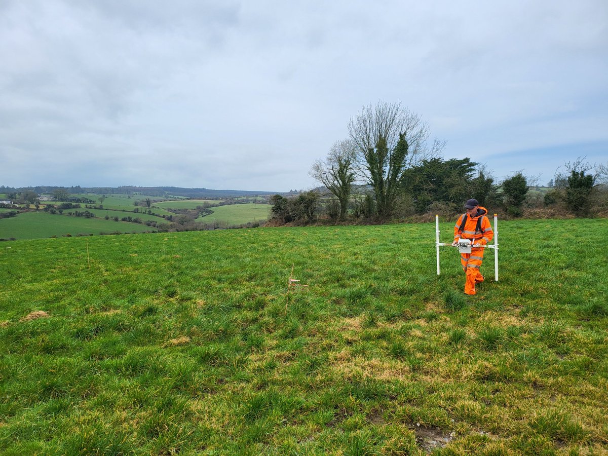 ConnectArchComp's tweet photo. The weather has improved and the team are working their way along the N/M20 Cork to Limerick Project route. Smiles all round!
@aocarchaeology @cfa_archaeology @IACArchaeology 
#Archaeology #Cork #Limerick #Road #Motorway #Infrastructure #Geophysics #Heritage #Consultant #History https://t.co/NXEwc0H9bA