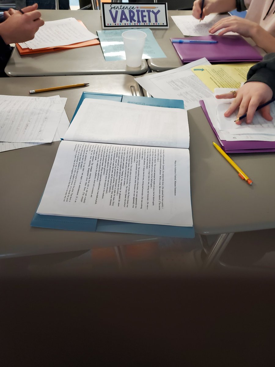 FrancesFederic2's tweet photo. Shout out to the best instructional coaches for their help setting up these revising stations in ELA today! @LaceyKaye24 @Coach_Jernigan https://t.co/8Oesf20KA9