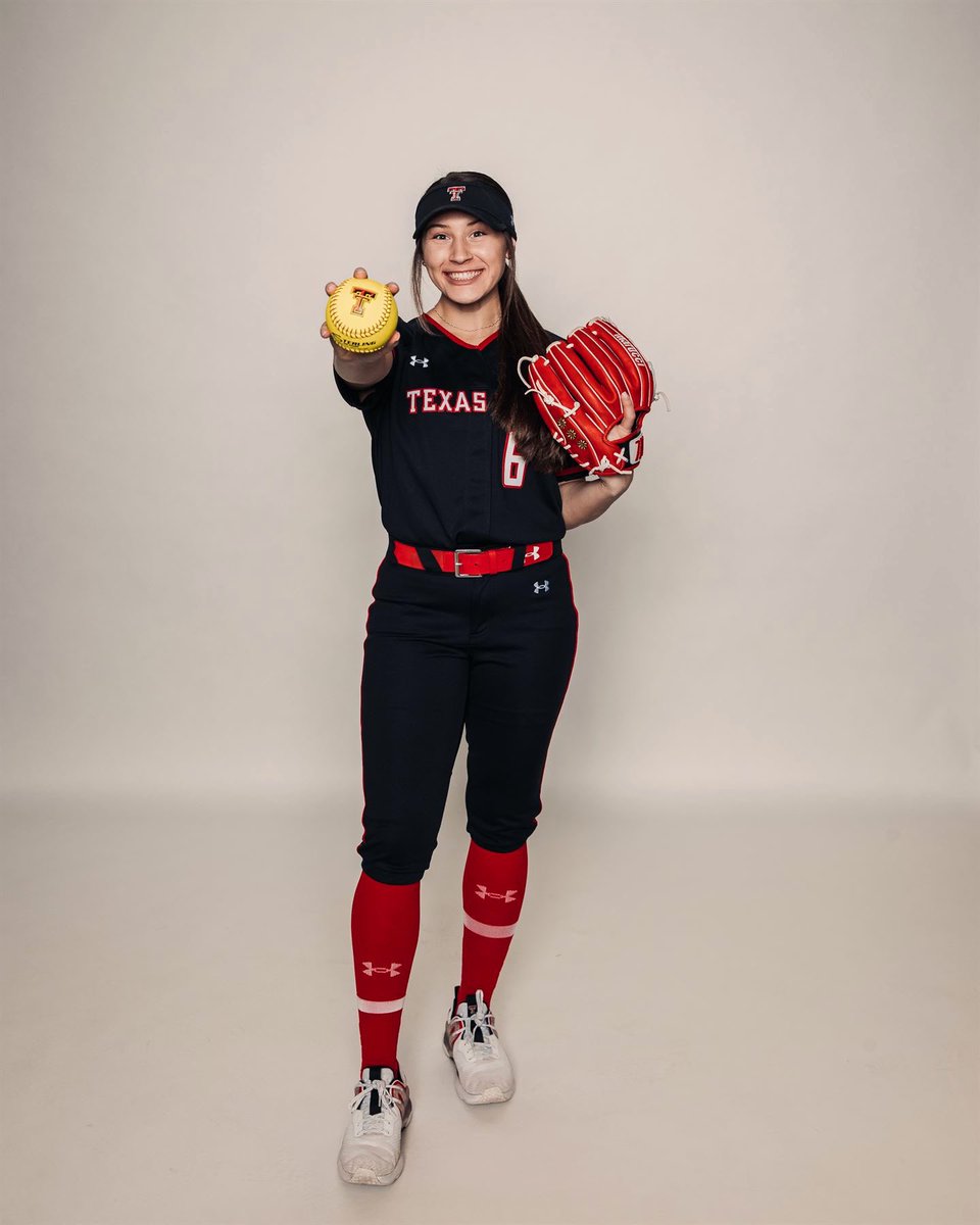 ChassetyR's tweet photo. Number 6 but in Red and Black this time #Year5 #OpeningDay https://t.co/gNu1FpNdUf