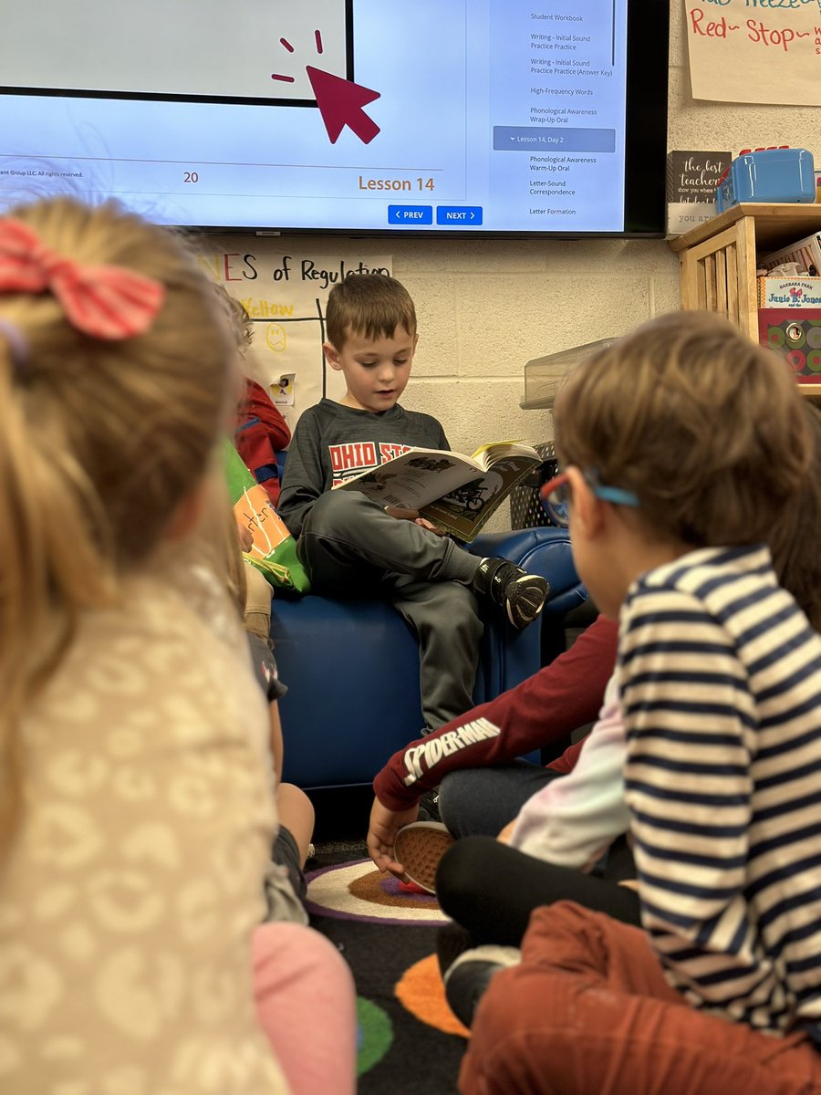 MissWeadock's tweet photo. My teacher heart is so happy! Students from last year are coming back to help kindergartners this year 💙 #ADCC https://t.co/OIKR3uaqXA