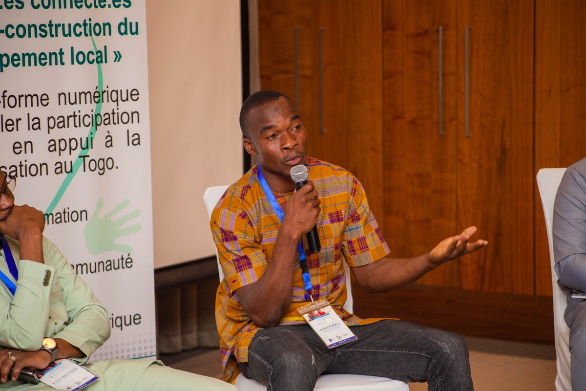 #Togo
#Décentralisation

C'est avec une grande fierté que le ministère de la @CommunicationTg et des médias a procédé, ce 09 fév. 2023, au lancement officiel de la plateforme de participation citoyenne en appui à la décentralisation #Dumevi portée par la webtélé @EcoConscienceTV.