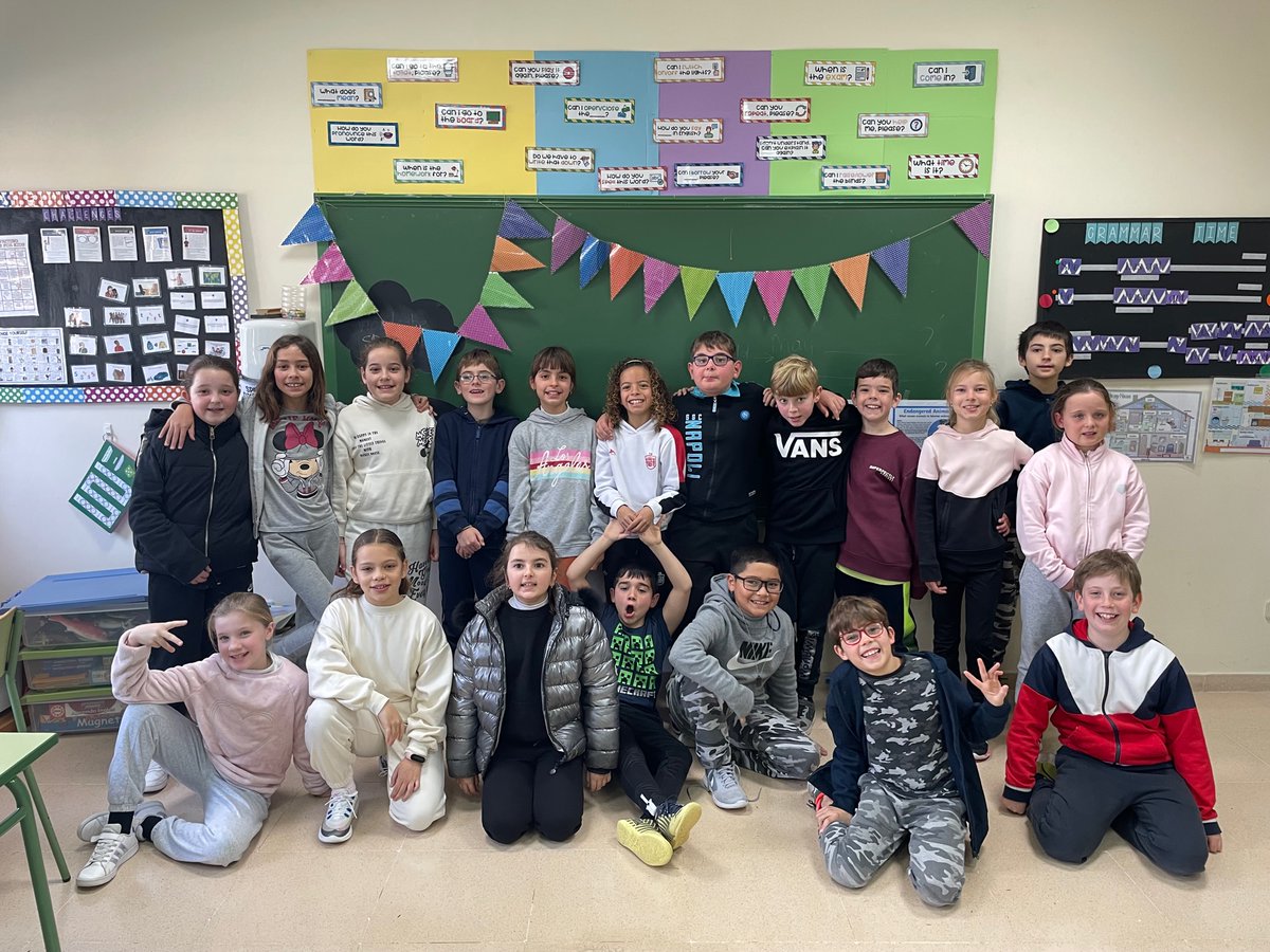 RadioCalvia's tweet photo. #AulaRàdio 🎙️👧🧒CEIP Puig de Sa Morisca - 4rt

Els nins i nines de la classe de 4rt de Primària del @CeipPuigMorisca de Santa Ponça ens parlen d'hàbits saludables en anglès a un nou espai d'Aula Ràdio.

🎧👉https://t.co/1ayfHc5cpq

#SintonitzaCalvià📻 https://t.co/QObO5i9qSb