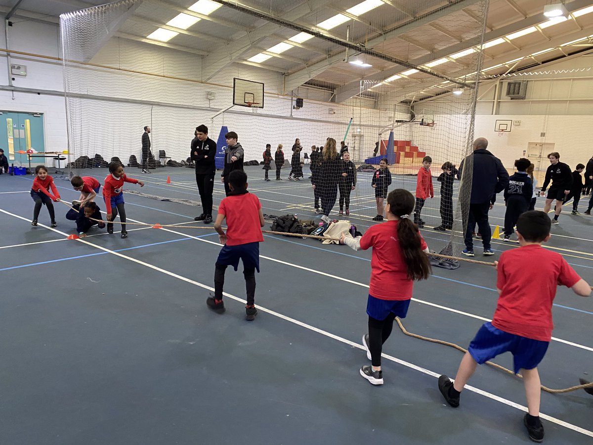 WindsorCP_Sport's tweet photo. Great morning at the Highland Games today! 🏴󠁧󠁢󠁳󠁣󠁴󠁿 @Year3_WCP_ @Year4_WCP thanks @Liverpool_SSP! https://t.co/iDLBTdo6N8