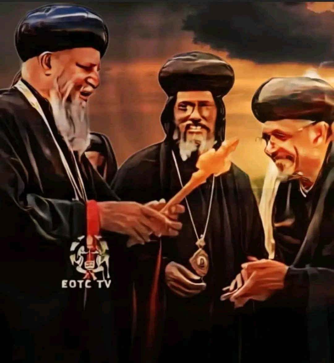 "ሕዝባችን በሕገ ቤተ ክርስቲያን መጠበቅ ከአቅዋማችን እንደጸናን እንድታውቁ እንፈልጋለን:: እግዚአብሔር ጸሎታችንን ሰምቶአል:: እግዚአብሔር ከእኛ ጋር ነው:: 
በጸሎት ትጉ:: ነገ ጠዋት ዝርዝር ሁኔታውን እንገልጻለን" ብፁዕ አቡነ ጴጥሮስ