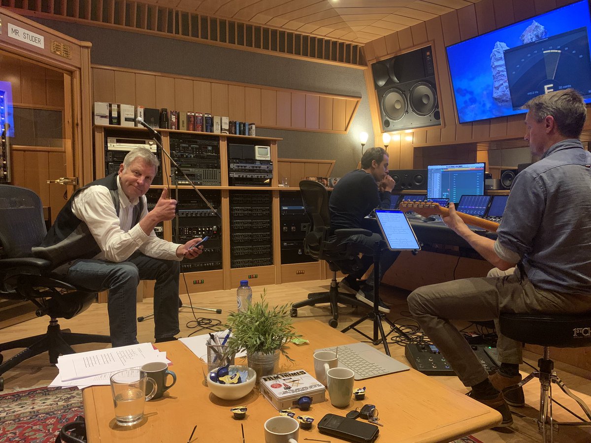 Dag 1 in de studio <a href="/Mediasaloon/">#Mediasaloon</a> <a href="/FGH2011/">Fokke Geert Hoekstra</a> <a href="/dfgnodde/">Douwe F. Gnodde</a>