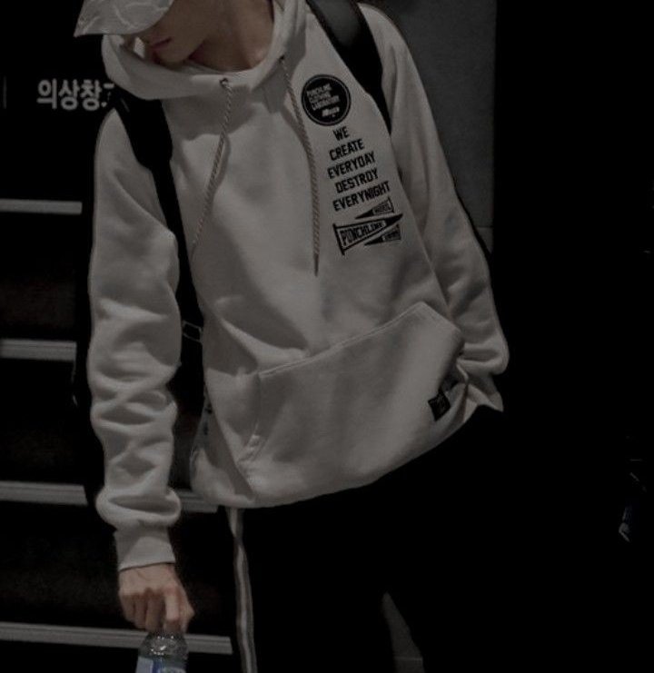 bigbuffjen's tweet photo. a nomin several twt au. 

star actors jn and jm have not a single tie connecting the two of them. but past says otherwise when jn and jm used to have unfinished problems, with jm bringing out his best "fake" acting to pinch into jn's frail-ice heart. https://t.co/Cns6FBC8JX