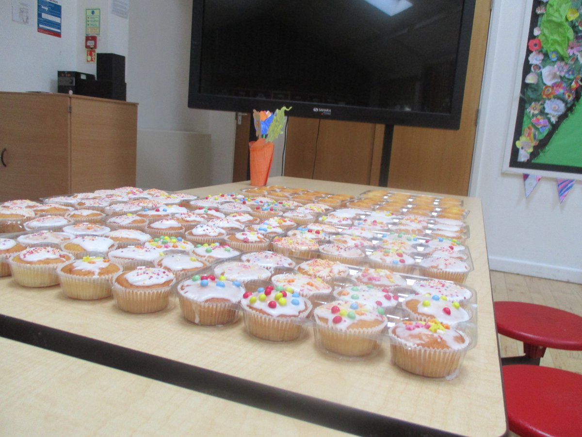 Whinchatsyear1's tweet photo. Ready to party! #childrensmentalhealthweek #connectingwiththecommunity https://t.co/CHdUv9AgaK