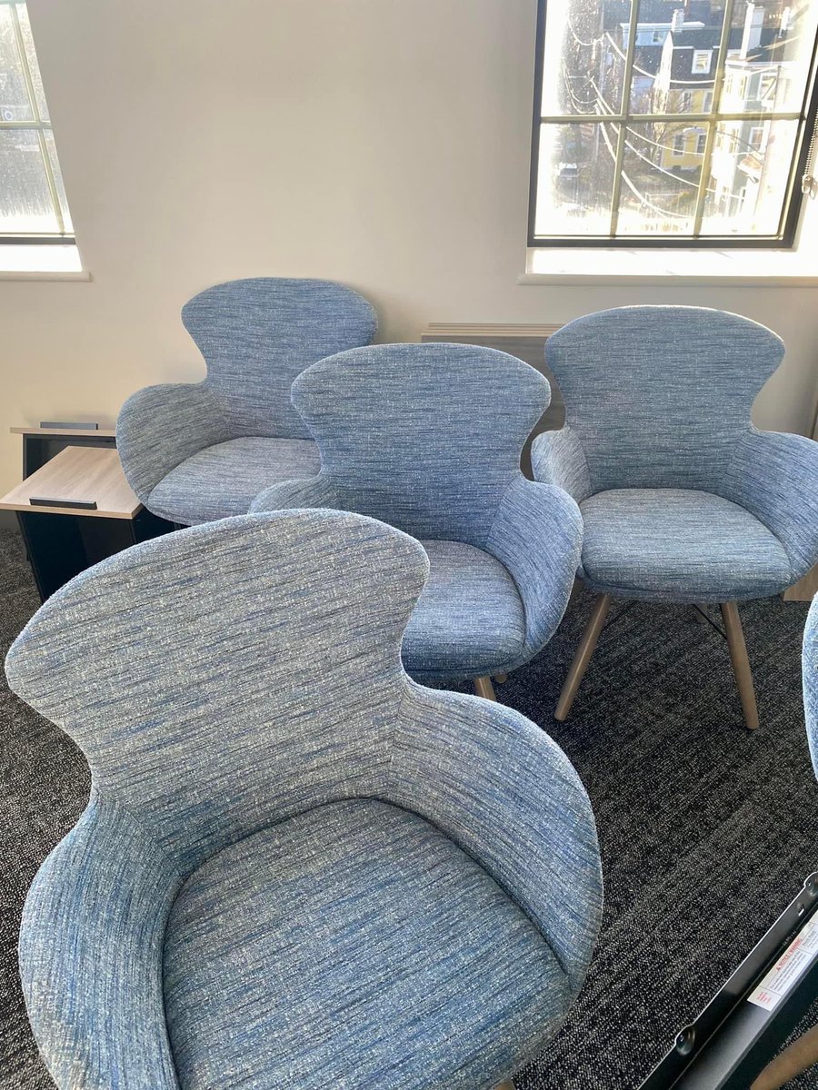 #casualseating We have you covered! 🪑 🛋️ 

#officefurnitureinstallation #corporatemoves #newoffice #officeseating