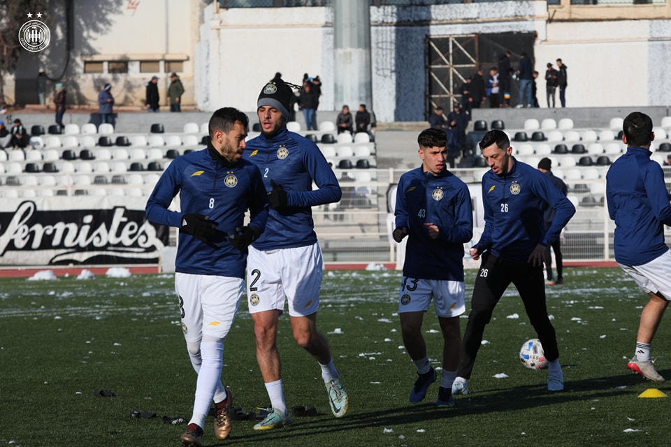 essetifienne's tweet photo. 📸 عملية التسخينات قبل مواجهة إتحاد بسكرة
#ESSUSB
#TeamEss | #AllezLEntente 🏁🦅 https://t.co/EnfCzbY2V4