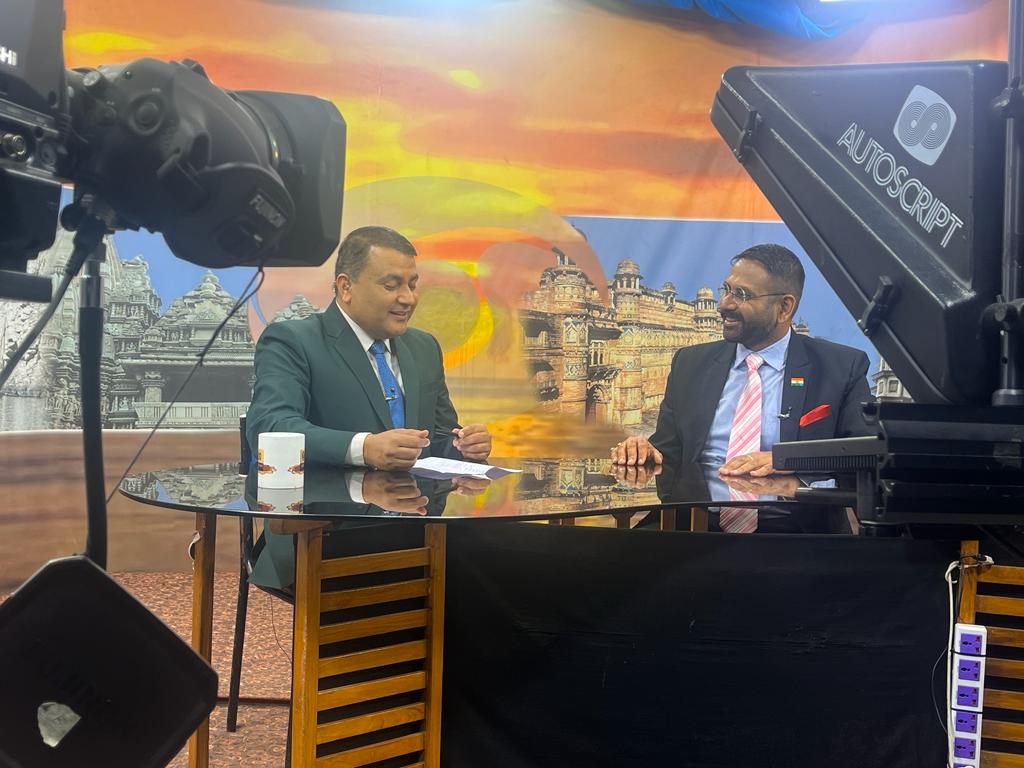 beingsworld's tweet photo. Was on DoorDarshan Madhya Pradesh in Nivesh Ki Baat. 

Budget' 23 Ki Baat,
Aam Aadmi ke Saath.

3 big themes  from the Budget 2023 - 3 I for INDIA

Inclusion 
Infrastructure 
Increase in Income.

#Budget2023 #InclusiveBudget #Budgetforeveryone 
#Bharatkabudget #Bharat https://t.co/jmEBWhIh0y