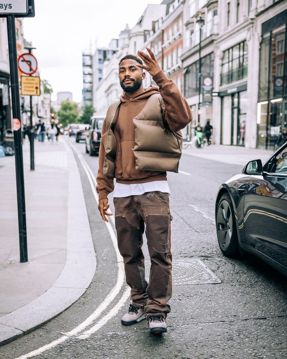 coldestkits's tweet photo. emmanuel dennis goes wild

@dennisblessed42 @NFFC 

#emmanueldennis #dennis #nffc #nottingham #nottinghamforest #forest #premierleague #football #fashion #coldestkits https://t.co/bBm8ikSXIK