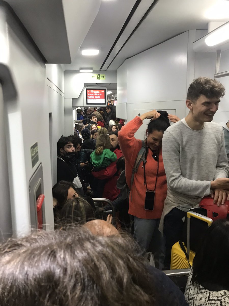 Borislozano8's tweet photo. @rodalies gaudint del viatge a Puigcerda. https://t.co/NbM1pYtPi6