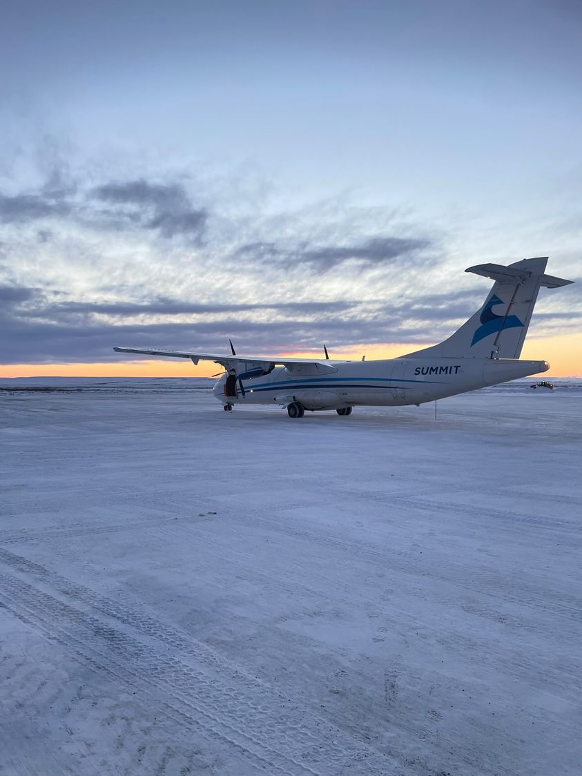Fly_SummitAir's tweet photo. Our ATR-72 captured in Kugluktuk, Nunavut where the horizon stretches as far as the eyes can see.
#FlySummitAir #LifeAtSummitAir #Nunavut #CanadianArctic
๐ธ : Jacob, @jacob_winterburn https://t.co/GQ5PDxAKn8