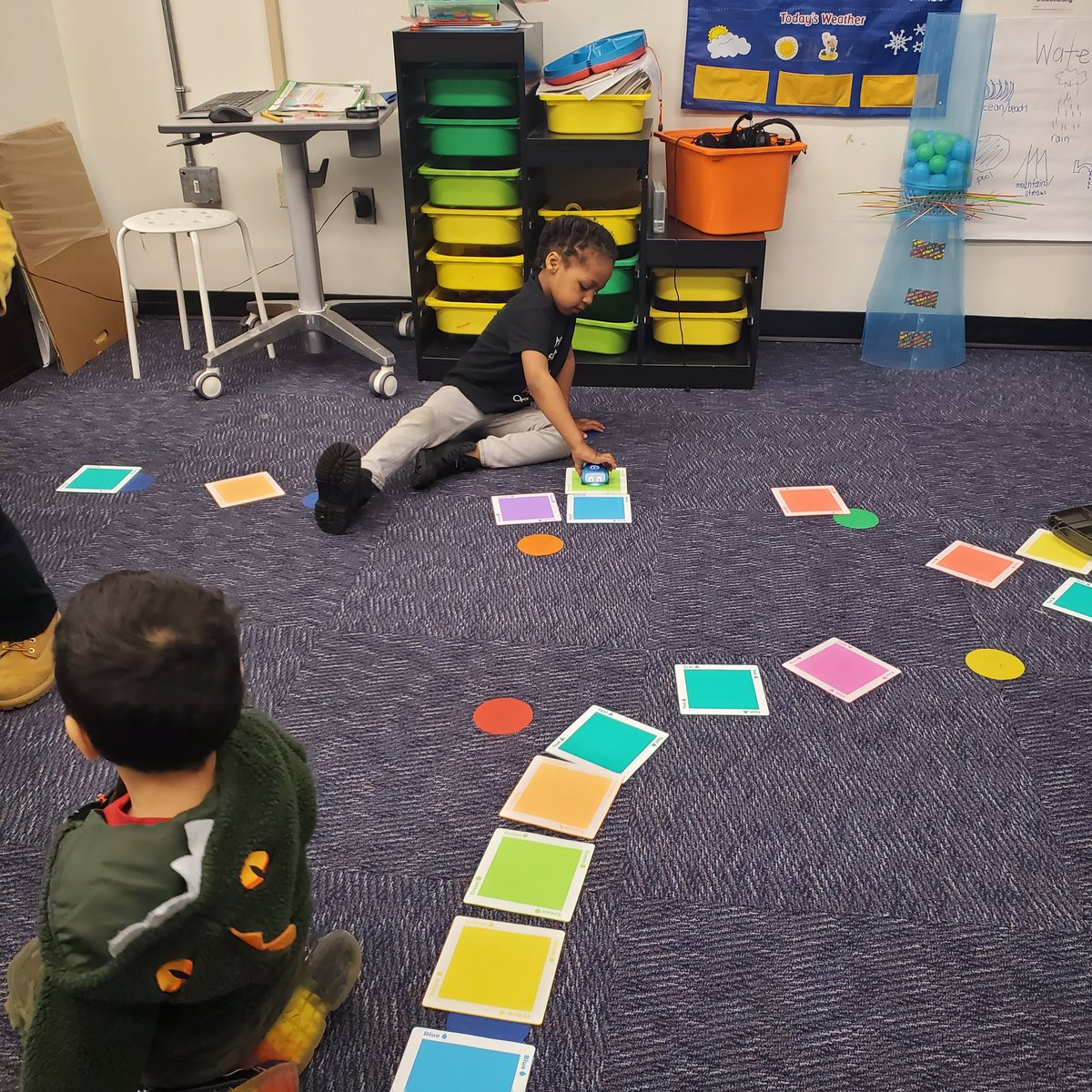 Smallblocktech's tweet image. I was lucky to spend some time with all of Kindergarten this week using the Sphero indi robots to go over story elements at CrES. 
@Sphero
@SpheroEdu
@jennthomas75
@CradockES 
@ebracyPPS 
@GriffinRead4PPS 
@JolleyLa 
@PortsVASchools 
#PPSshines 
#PPStrt