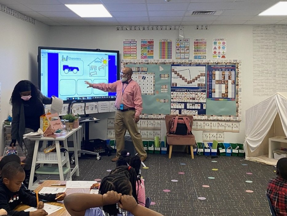 Smallblocktech's tweet image. I was lucky to spend some time with all of Kindergarten this week using the Sphero indi robots to go over story elements at CrES. 
@Sphero
@SpheroEdu
@jennthomas75
@CradockES 
@ebracyPPS 
@GriffinRead4PPS 
@JolleyLa 
@PortsVASchools 
#PPSshines 
#PPStrt