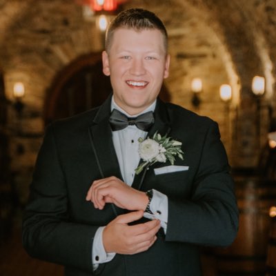 MYarosewick's tweet photo. #NewProfilePic haven’t tweeted from my personal account in a very long time… time for some updates! https://t.co/GgHNOfjQLE