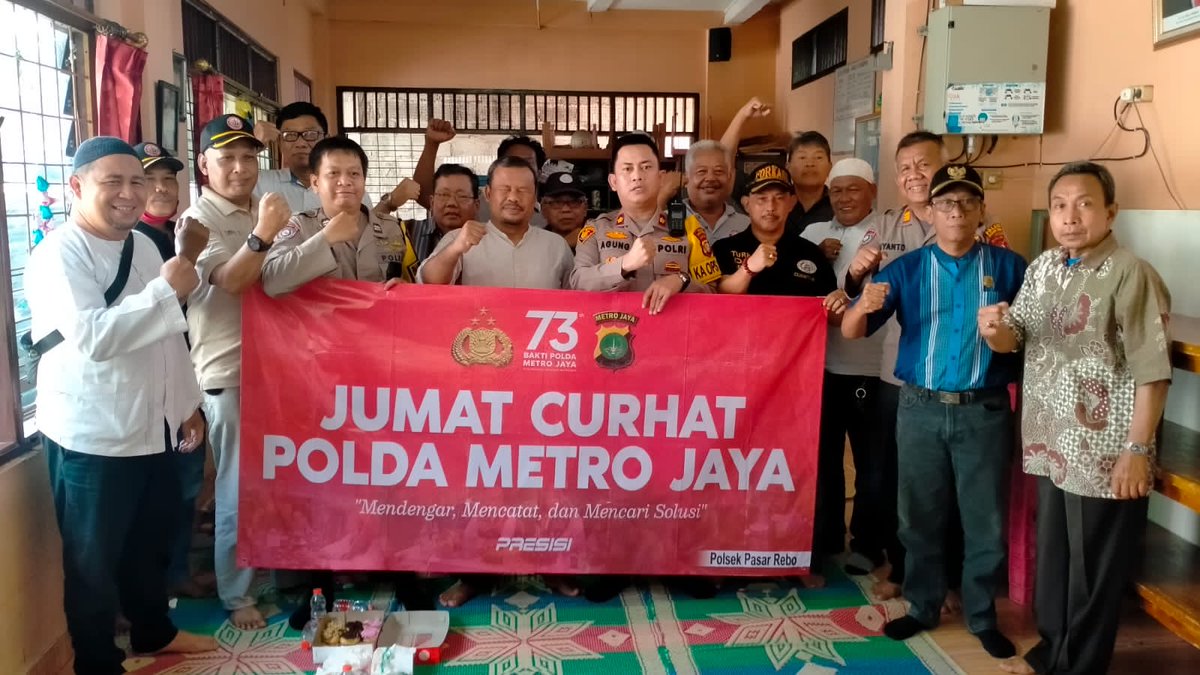 kipay08's tweet photo. https://t.co/6mzmc7iX9q
Full real vedio... Ketua Dpc Forkabi dampingi Kapolsek pasar rebo Jumat Curhat Polda Metro Jaya tempat Rw 07 kel Cijantung Kec pasar rebo  hadir Kapolsek
#jumat #curhatpoldametrojaya #forkabi #pasarrebo #kapolsek #fkdm #rtrw #cijantung #forkabihits https://t.co/n9LW0QnBWv