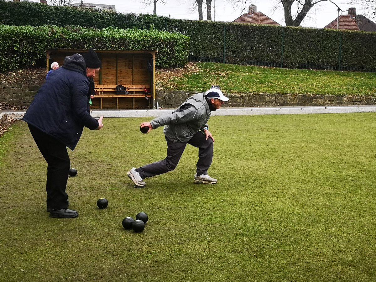 ClubHarehills's tweet photo. Another green full of bowlers in todays winter pairs comp! 😍
We welcomed George from @LSLocalTV too! 🤗 Will share more about that next week!
Have a good weekend folks!
#keepbowling
#teamharehills
#warmandcosy
#warmspaces
#community https://t.co/XOQihNelQ1