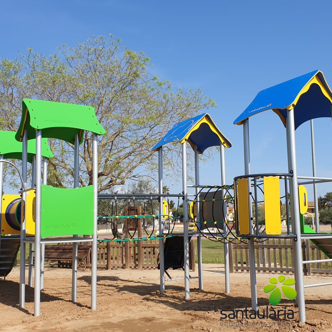 santaularia_cat's tweet photo. Torretes multijocs metàl·liques en un parc infantil de Ventalló, amb una proposta de #jocs idònia que inclou torretes i plataformes robustes de diferents dimensions amb tobogans i cordes d'escalada amb materials antilliscants. Instal·lació feta per @santaularia_cat https://t.co/GCfwdzh8L9