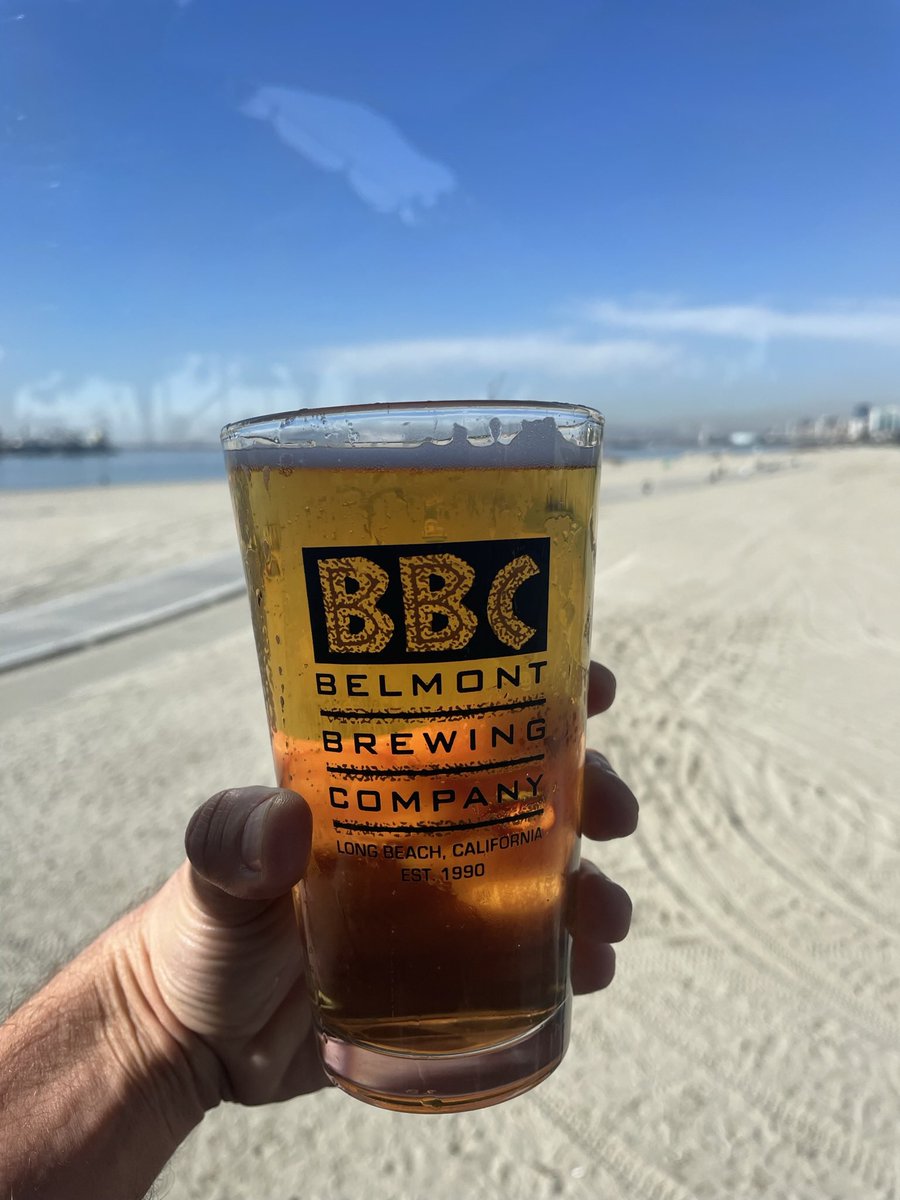 Nothing is better than a cold beer down by the beach! 🍺 

Come check us out in #LongBeach!