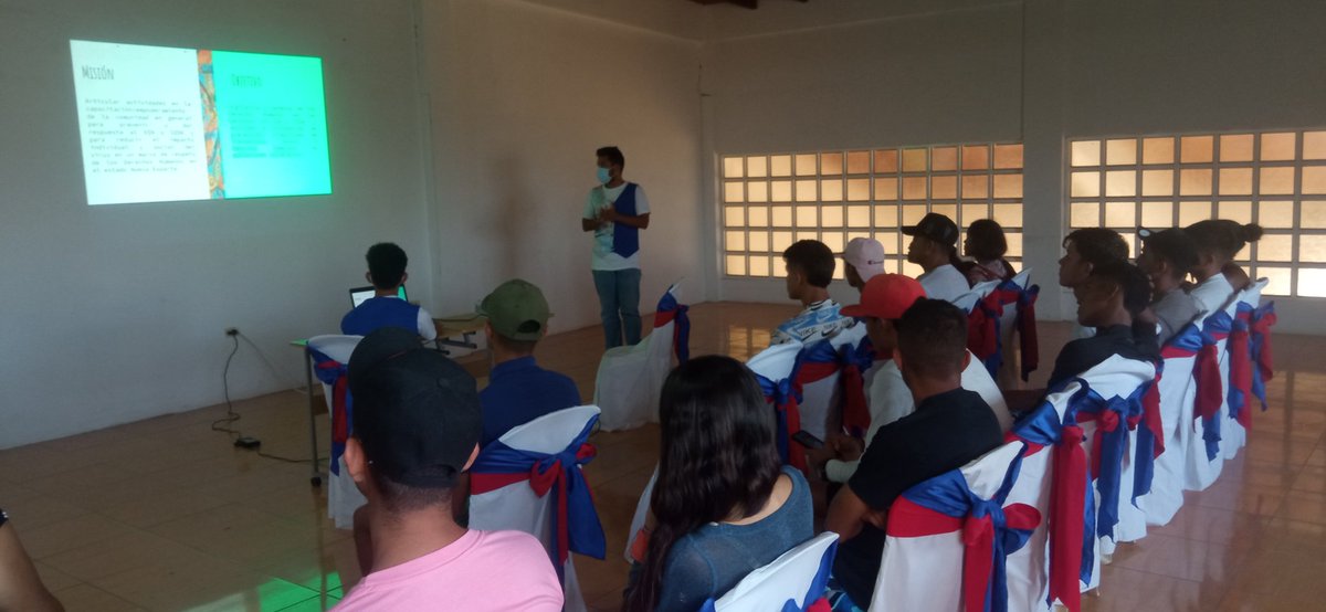 ADHAMargarita's tweet photo. 03 días estuvo el equipo #ADHAM en #MunicipioPeninsulaMacanao desarrollando actividades; jornadas PRD y conversatorios #VIH dirigido adolescentes y jóvenes pescadores artesanales y de altura en Poblaciones #ElManglillo, #BocadePozo y #Robledal.
@AccionSolidaria
@vih_venezuela https://t.co/scI3jBUwMN