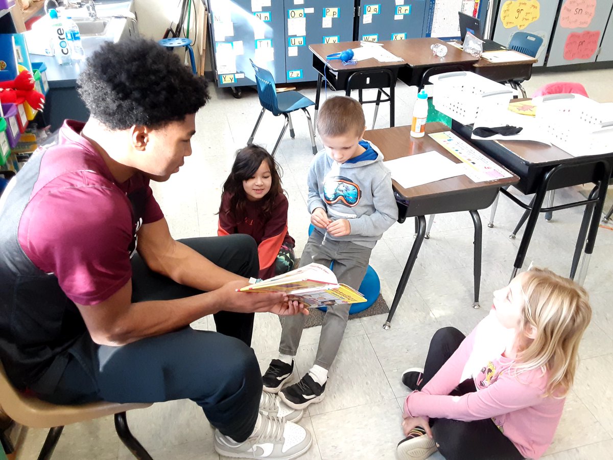 catgrimm23's tweet photo. Thank you LHS student athletes for visiting today!!! What a wonderful experience for the younger students to be a part of!! https://t.co/jrnyTMVzsa