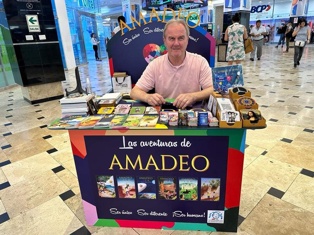 silvanajunchaya's tweet photo. Amigos, en el Jockey Plaza -Centro financiero, se encuentra el señor Roberto vendiendo cuentos hermosos para nuestros niños: " Las aventuras de Amadeo" 🚀👦, un niño con síndrome de Down con muchas historias bellas que contar.

⬇️⬇️ https://t.co/tw92HQM1js