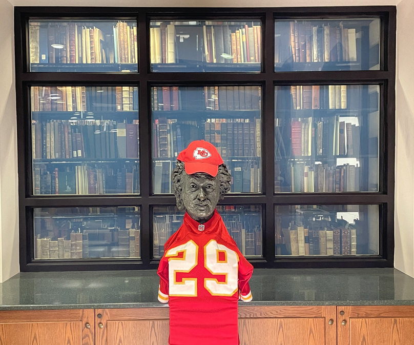 bhgross144's tweet photo. Update from @LindaHall_org: #Einstein is also looking forward to #SuperBowlLVII!

(Space and time may be relative, but the @Chiefs' chances of victory are absolute!)

#LibraryBowl23 #SuperBowl
#KansasCityChiefs #ChiefsKingdom
#Eagles #Chiefs https://t.co/Qji8kBvWBG