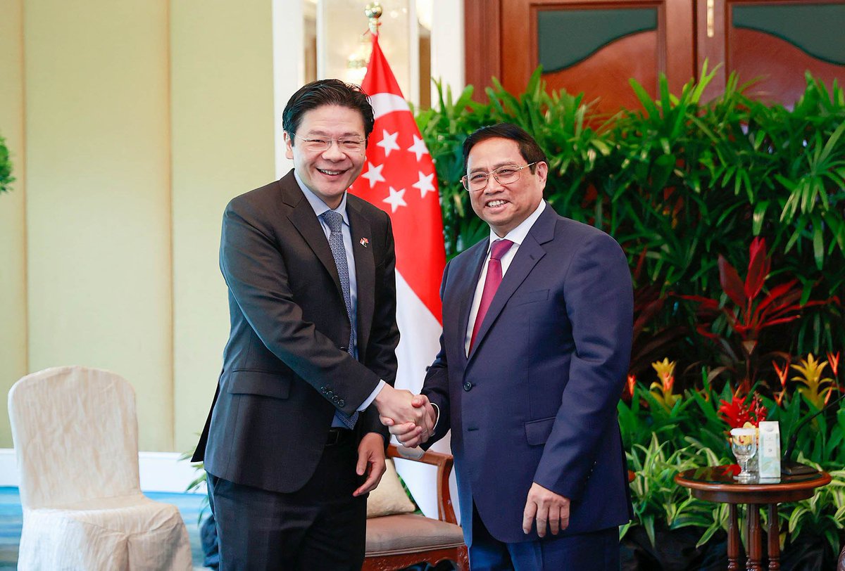 as part of his official visit to #Singapore, #PMPhamMinhChinh received #TeoCheeHean, Singaporean Senior Minister & Coordinating Minister for National Security and met with Singaporean Deputy Prime Minister and Minister of #FinanceLawrenceWong.