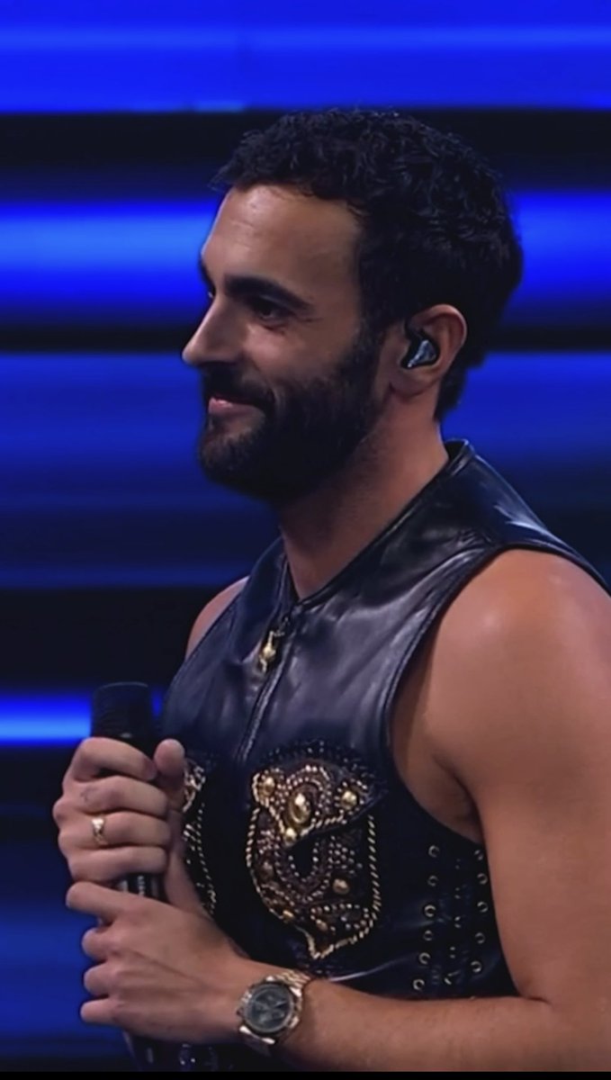 mengonimarco's tweet photo. In soli 3 giorni Due Vite è il brano più venduto in Italia!
Senza pensare a cosa dovrebbe o potrebbe essere, ce lo stiamo vivendo INSIEME ❤️

Come sempre, insieme! 

Ascolta ora Due Vite https://t.co/wDr5UhzYVf

#DueVite 
#Sanremo2023 https://t.co/6yr2717a14