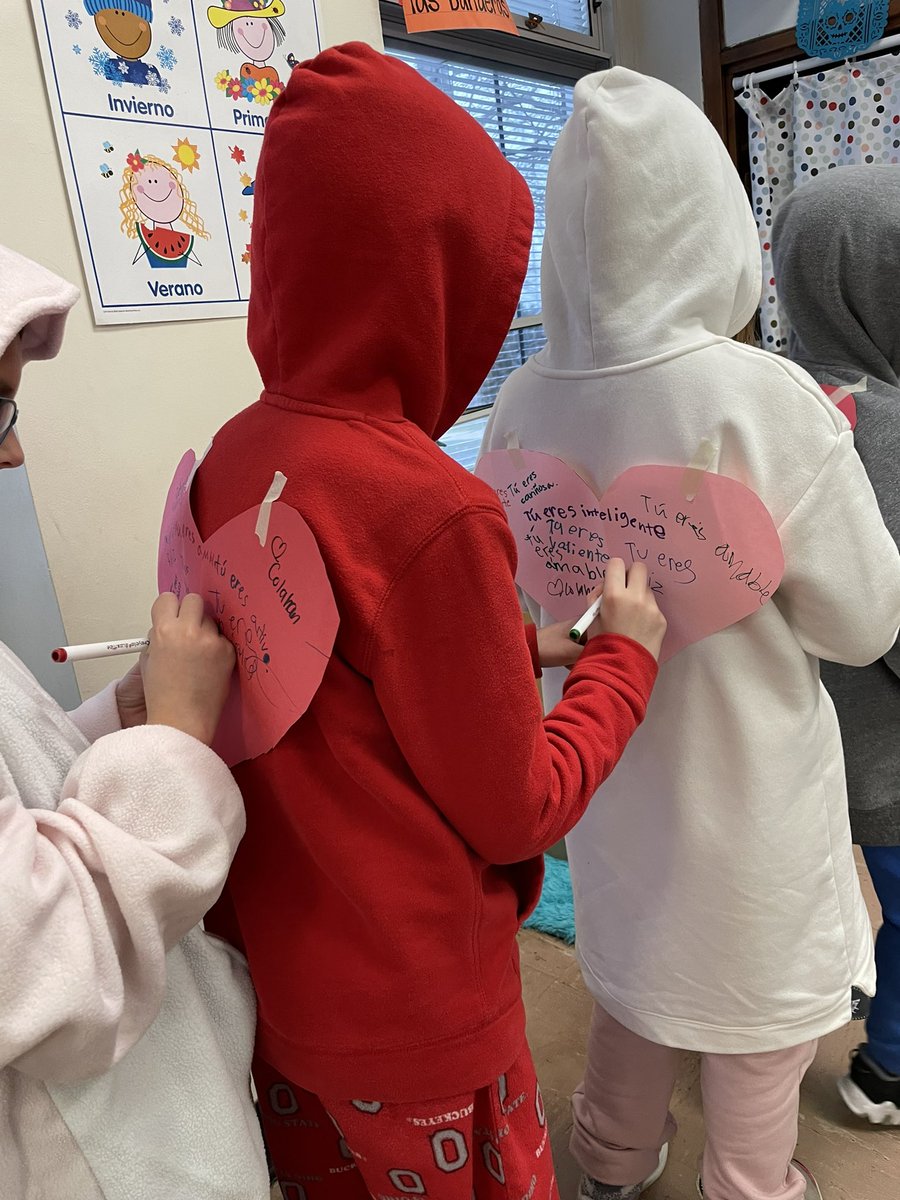 sullivan_teach's tweet photo. Our 3rd graders had so much fun spreading kindness by giving one another compliments in Spanish! #belongingmatters https://t.co/sSm5kn5C8k