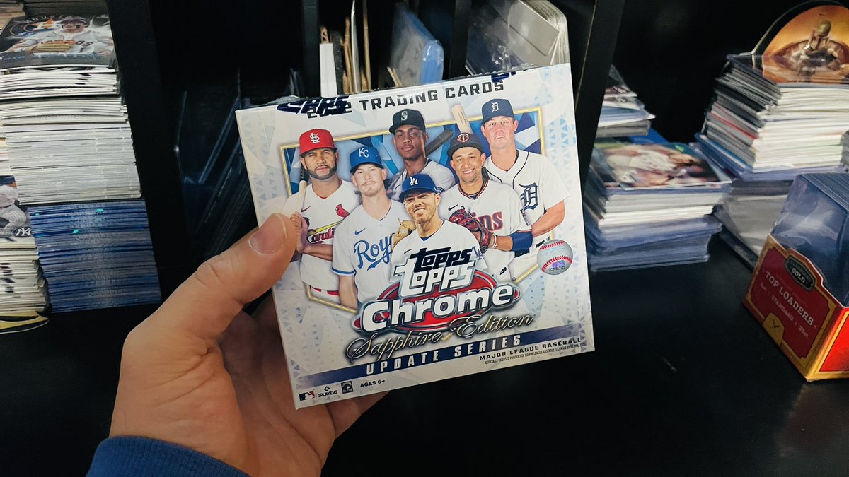 Who wants to win a box of Topps Chrome Update SAPPHIRE Edition baseball cards?? RT & Follow to enter to win! #Collect #TheHobby