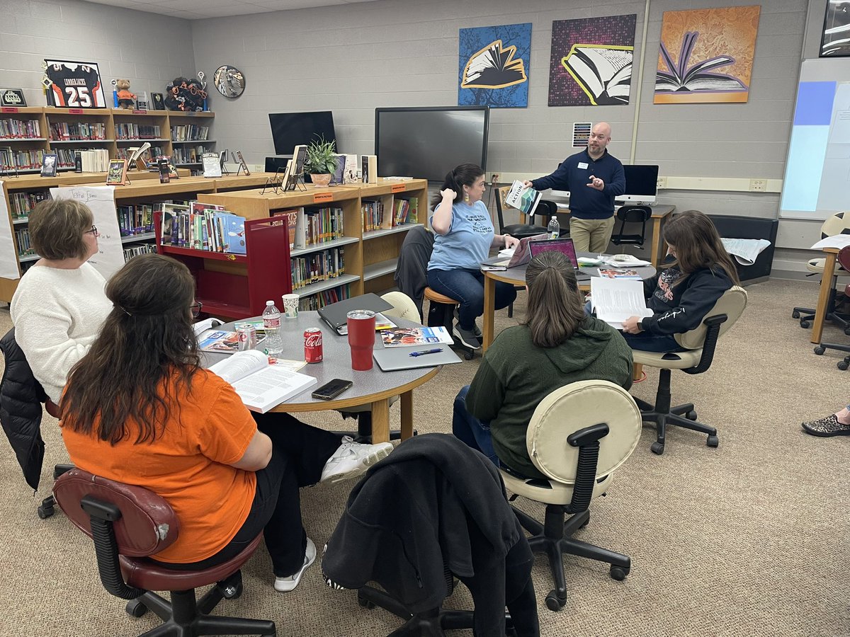 Matt21Treadway's tweet photo. Let me tell you about this team!!! When I say guiding coalition, they are truly a guiding coalition! Because of their work, Warren Middle is a great, more inclusive place to learn and work! School transformation starts because of teacher leadership! @KCornish2 @heatherlfriz https://t.co/SaiWRqhSnt