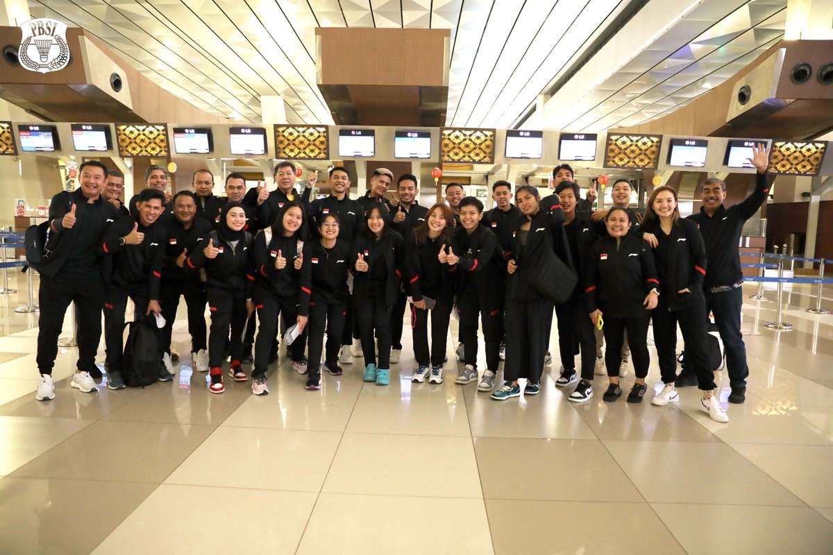 INABadminton's tweet photo. Berangkat ke Dubai!

Tim Indonesia bertolak ke Dubai dini hari ini untuk mengikuti Kejuaraan Asia Beregu Campuran 2023. 💪🏻🇮🇩

#BAMTC2023 https://t.co/hMAeh2ao3V