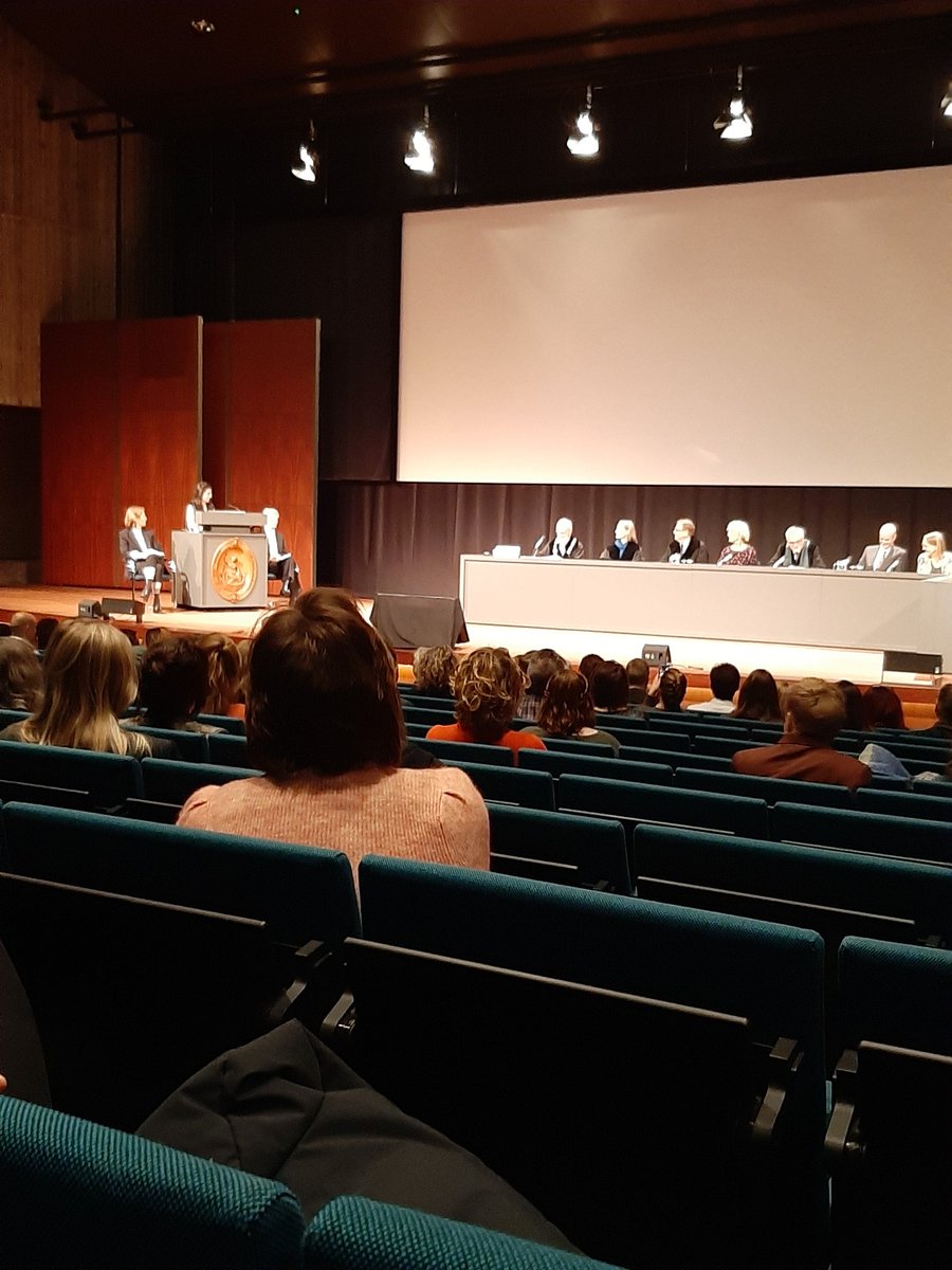 <a href="/BaharehGoodarzi/">Bahar Goodarzi</a> gepromoveerd in de verloskunde, met een heel mooi proefschrift en een krachtige verdediging, over risicoselectie en collectieve interventies op armoede en achterstand. Hoe wetenschap, bevlogenheid en activisme samen gaan. Hulde!