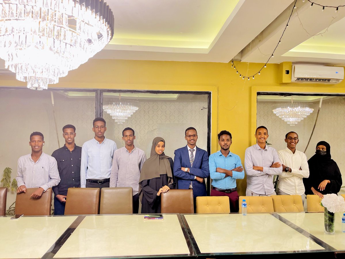 Fasa_Simad's tweet photo. 9- February waxa dhacay meeting ki bilaha ahaa ee Golaha Fulinta FASA. Waxa lagu falan qeeyay qorshaha semester ka soo adaan .

Shirka waxa shir gudoomiyay gudomiyaha Kuliyada Xisabadka Mudane Abdisalam Liban Mohamed.
@barrelii

Fasa 2022_ 2023. https://t.co/Xh6062EV60