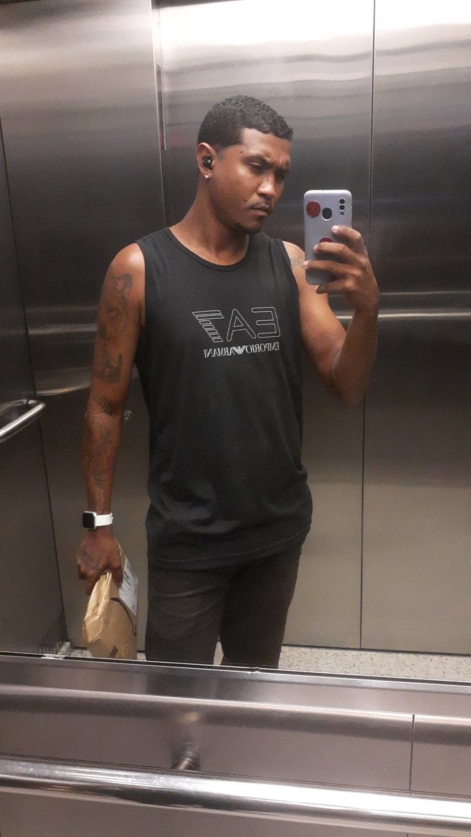 janders06047902's tweet photo. Trabalhe até seus vizinhos falarem so pode esta roubando kkkk ( postando só pq to sumido ) 🤣😏❤ https://t.co/Jztas7ROwg